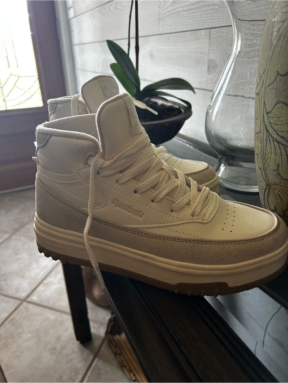 Reebok Cream and Tan High-Top Sneakers. Women 7.5. NWOT